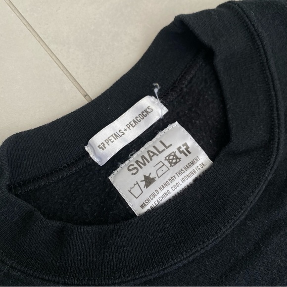 Petals and peacocks Sweater black - Picture 2 of 3